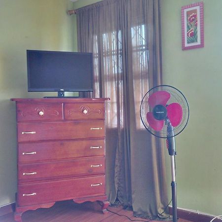 Impeccable Guest Rooms 2 คิงส์ตัน ห้อง รูปภาพ