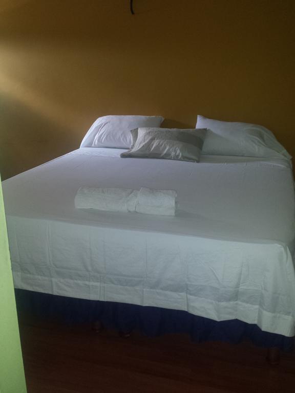 Impeccable Guest Rooms 2 คิงส์ตัน ห้อง รูปภาพ